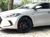 Cần bán gấp Hyundai Elantra 1.6AT năm sản xuất 2017, màu bạc như mới, 515tr