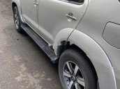 Cần bán xe Toyota Fortuner 2.7AT năm 2009, màu bạc xe gia đình