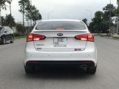 Cần bán xe Kia Cerato đời 2016, màu trắng, giá tốt