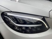 Bán Mercedes C200 đời 2019 màu trắng siêu sang trọng