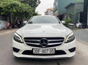 Bán Mercedes C200 đời 2019 màu trắng siêu sang trọng