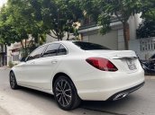 Bán Mercedes C200 đời 2019 màu trắng siêu sang trọng