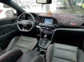 Hyundai Elantra trắng đậm chất thể thao