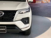 Bán xe Toyota Fortuner đời 2020, màu trắng