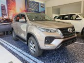 "HOT" Toyota Fortuner 2.4G MT- 995 triệu - đưa 250 triệu lấy xe - ưu đãi quà tặng theo xe