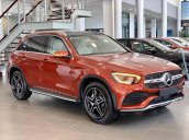 Mercedes GLC 300 4 Matic  hỗ trợ 80% giá trị xe, giảm giá sock, tặng full phụ kiện, giao xe ngay