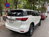 Bán xe Toyota Fortuner 2.4 MT đời 2019, màu trắng, nhập khẩu 