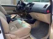 Cần bán Toyota Fortuner 2.7V năm 2015, màu trắng