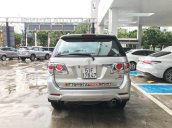 Cần bán Toyota Fortuner đời 2017, màu bạc còn mới