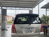 Xe Toyota Innova năm sản xuất 2007, màu bạc xe gia đình