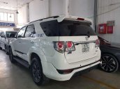 Bán ô tô Toyota Fortuner đời 2015, màu trắng còn mới