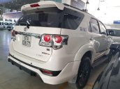 Bán ô tô Toyota Fortuner đời 2015, màu trắng còn mới