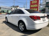 Cần bán lại xe Chevrolet Cruze năm 2014, màu trắng còn mới