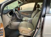 Bán ô tô Toyota Innova 2.0E năm sản xuất 2011, màu bạc 