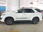 Bán ô tô Toyota Fortuner đời 2015, màu trắng còn mới