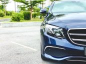 Cần bán Mercedes E200 năm 2019, màu xanh lam, nhập khẩu