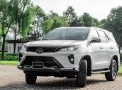 Toyota Fortuner 2.4 số sàn, màu bạc - mua trả góp với 250tr - khuyến mãi giảm giá tiền mặt - Tặng phụ kiện