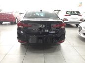 Cần bán Hyundai Elantra đời 2020, màu đen, giá tốt