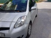 Bán Toyota Yaris năm 2010, màu bạc, nhập khẩu, giá tốt