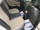 Xe Hyundai Accent năm sản xuất 2019, màu trắng còn mới, 512tr
