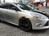 Cần bán xe Ford Focus sản xuất 2014, màu bạc, nhập khẩu nguyên chiếc