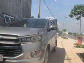 Cần bán Toyota Innova năm 2017, màu xám, xe gia đình