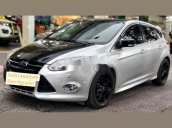 Cần bán xe Ford Focus sản xuất 2014, màu bạc, nhập khẩu nguyên chiếc