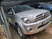 Bán Toyota Fortuner 2011, màu bạc số sàn, giá chỉ 540 triệu