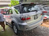 Bán Toyota Fortuner 2011, màu bạc số sàn, giá chỉ 540 triệu