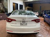 Cần bán gấp Hyundai Sonata đời 2015, màu trắng chính chủ, 660tr