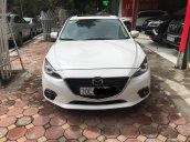 Siêu mẫu Mazda 3 trắng Ngọc Trinh 2016