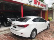 Siêu mẫu Mazda 3 trắng Ngọc Trinh 2016