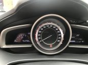 Siêu mẫu Mazda 3 trắng Ngọc Trinh 2016