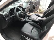 Siêu mẫu Mazda 3 trắng Ngọc Trinh 2016