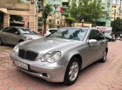 Bán xe Mercedes C180 năm 2004, màu bạc còn mới 