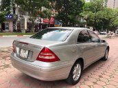 Bán xe Mercedes C180 năm 2004, màu bạc còn mới 