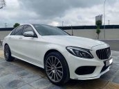 Cần bán Mercedes C300 AMG năm sản xuất 2016, màu trắng  