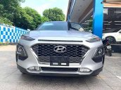 Cần bán Hyundai Kona 1.6 Turbo đời 2019, màu bạc còn mới