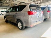 Xe Toyota Innova 2.0E đời 2017, màu bạc còn mới