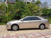 Bán nhanh chiếc Toyota Camry năm 2016, giá thấp, xe một đời chủ sử dụng