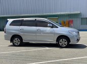 Bán Toyota Innova 2015, màu bạc