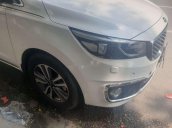 Cần bán Kia Sedona năm sản xuất 2016, màu trắng