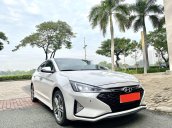 Bán Hyundai Elantra năm 2019, màu trắng