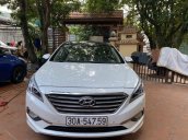 Cần bán gấp Hyundai Sonata đời 2015, màu trắng chính chủ, 660tr