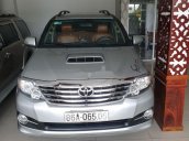 Bán Toyota Fortuner 2016, màu bạc, giá tốt