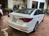 Cần bán gấp Hyundai Sonata đời 2015, màu trắng chính chủ, 660tr