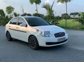 Cần bán gấp Hyundai Verna sản xuất 2008, màu trắng, số sàn