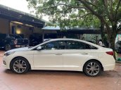 Cần bán gấp Hyundai Sonata đời 2015, màu trắng chính chủ, 660tr