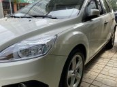 Bán Ford Focus đời 2011, màu trắng, số tự động