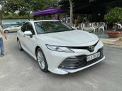 Bán ô tô Toyota Camry năm 2020, màu trắng, ít sử dụng, giá 1 tỷ 290 triệu đồng